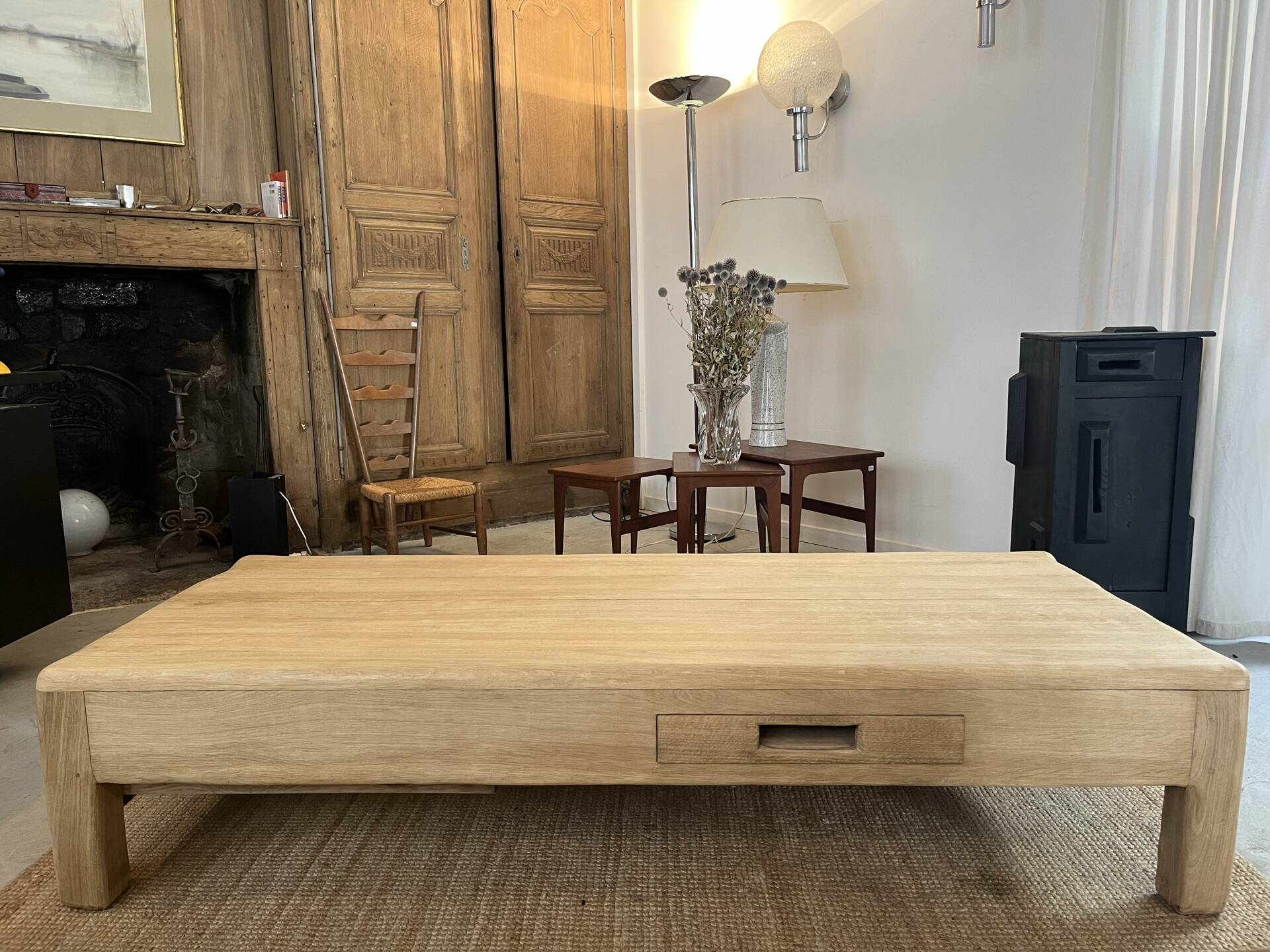 Table basse en chêne blond