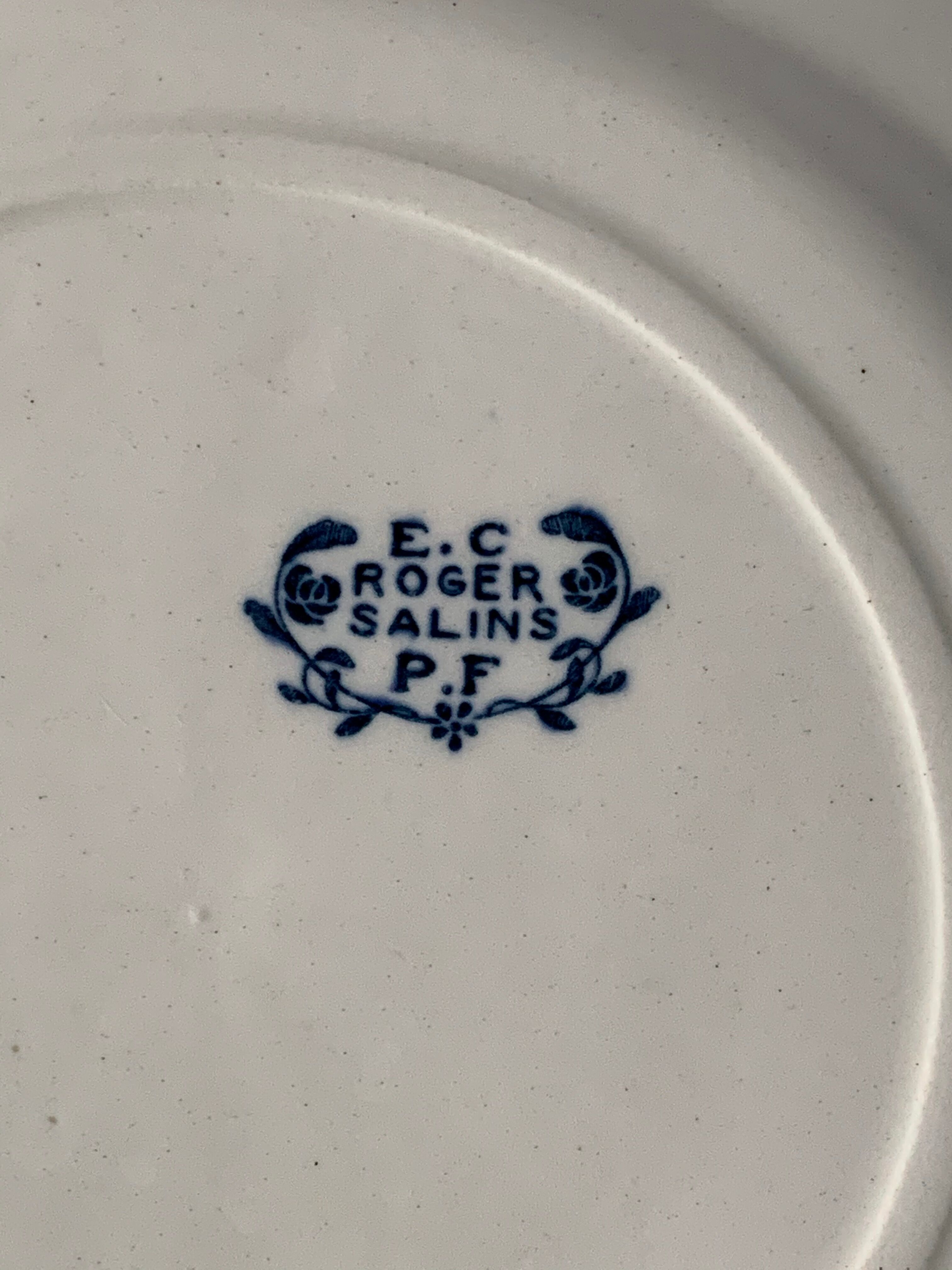 Lot of 8 flat plates and 8 hollow plates in ancient blue salins earthenware