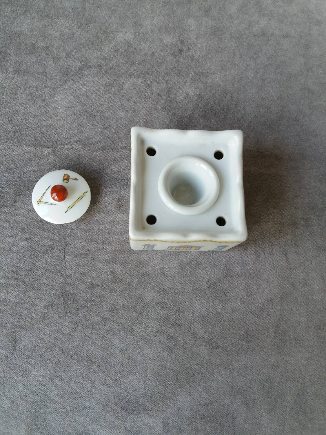 Porcelain inkwell with masonic motifs
