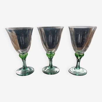 3 verres à pied