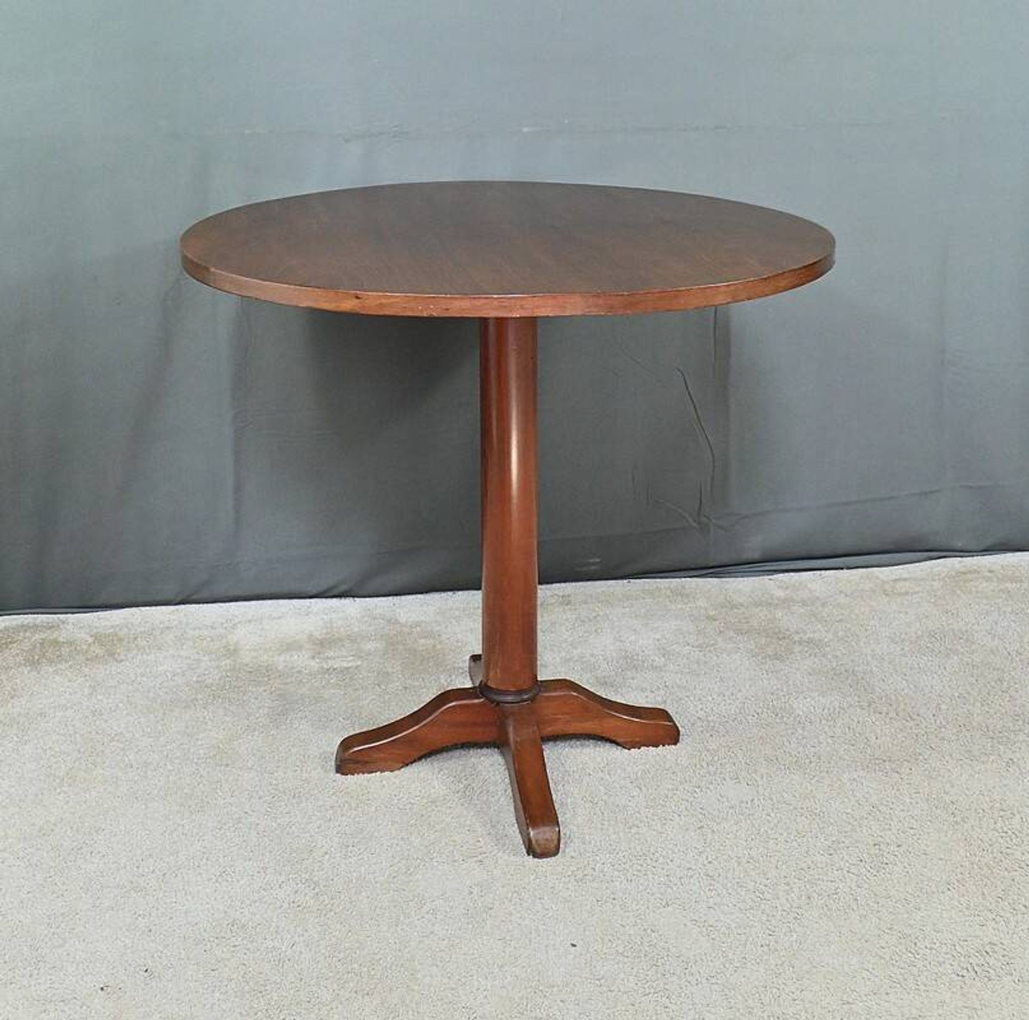 Mahogany Guéridon Table – Early 20th Century