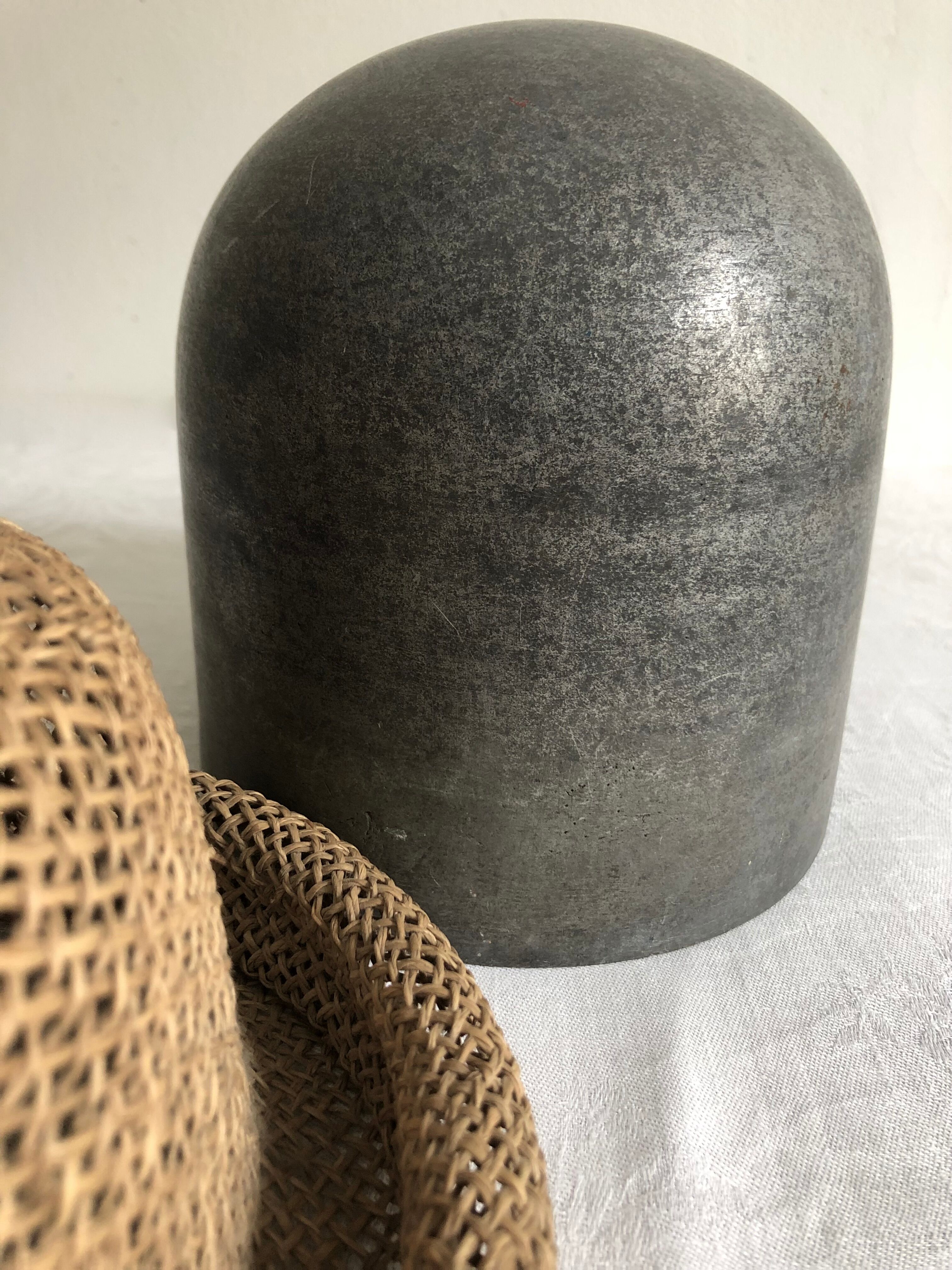 Hat shape in cast aluminum