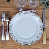 Composition de 6 assiettes plates en porcelaine