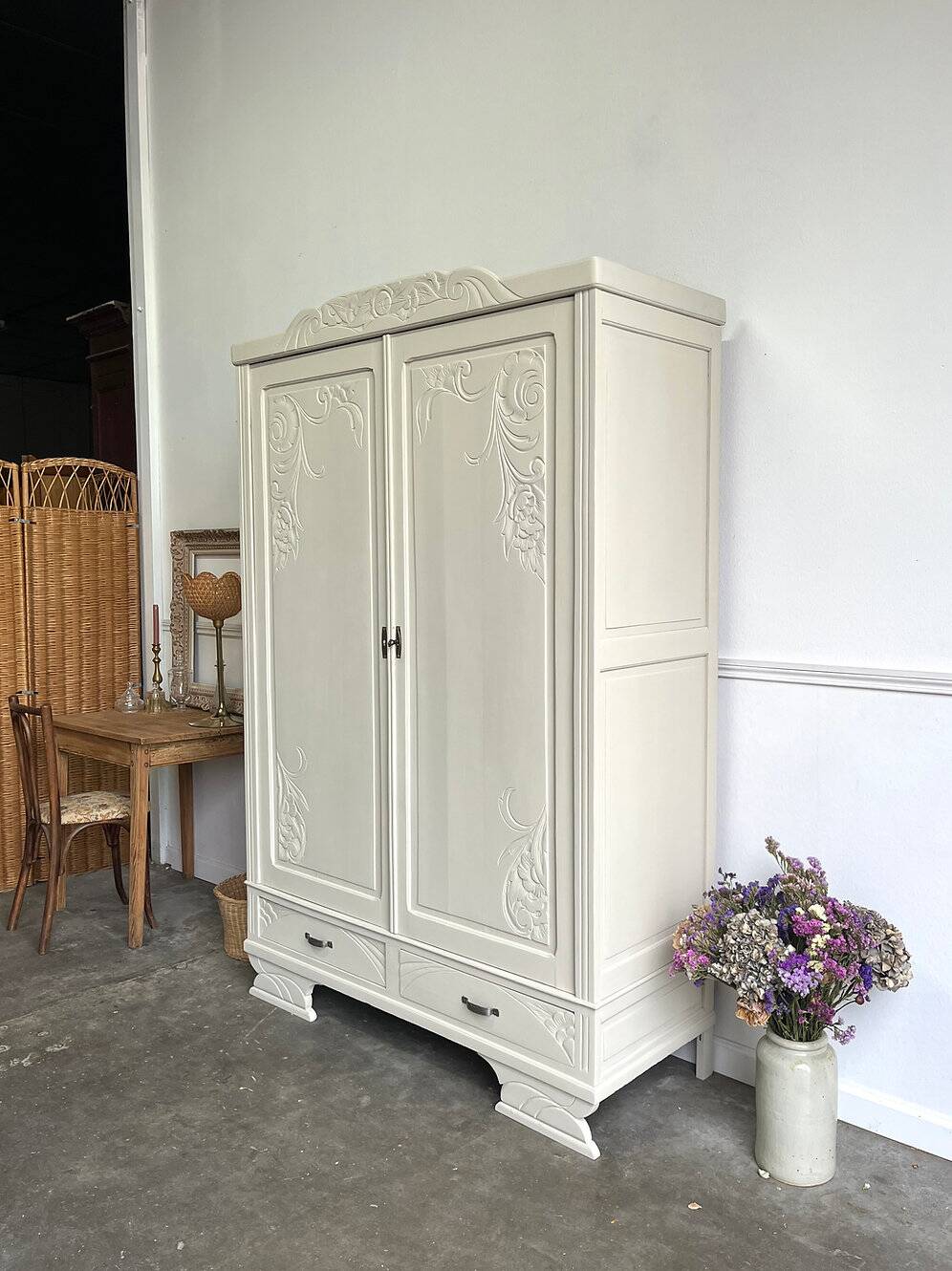 Armoire art déco grège