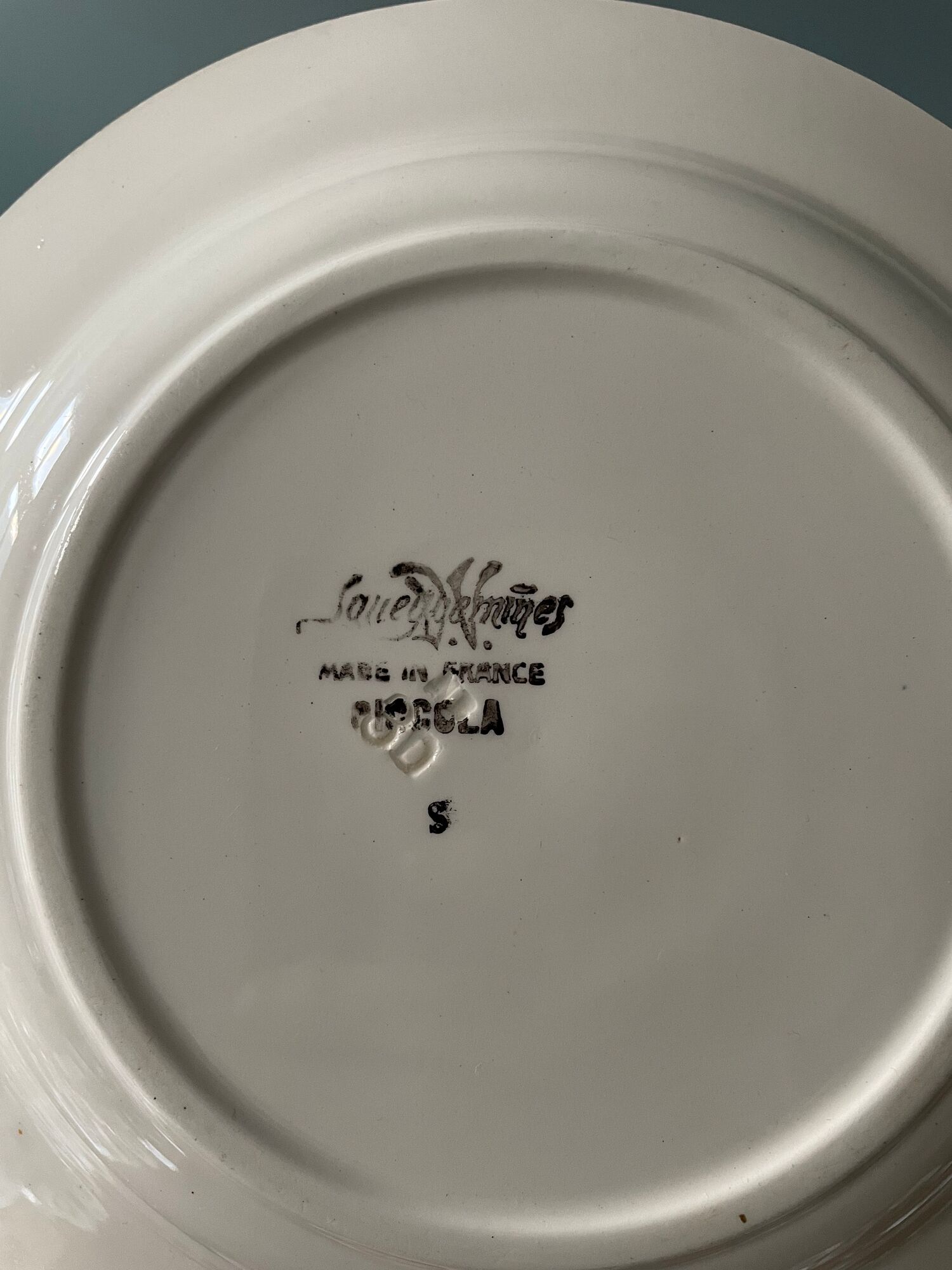 Series of 6 Digoin Sarreguemines hollow plates, model "Piccola"