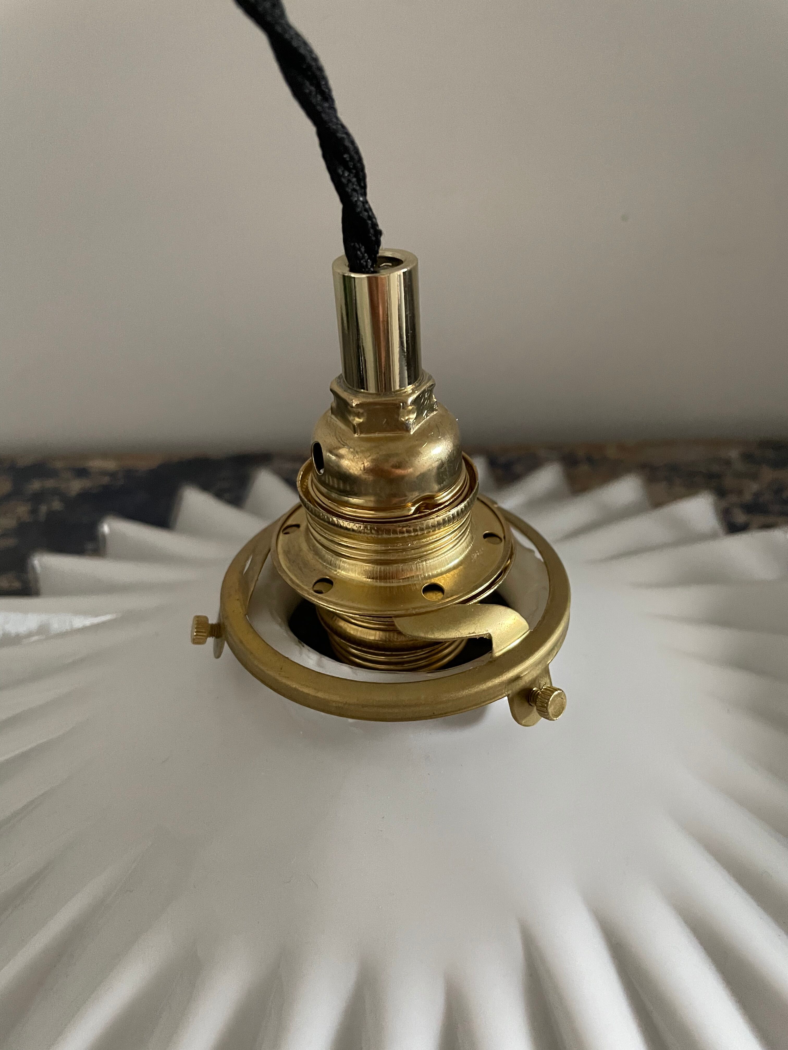 Vintage suspension lamp in serrated white opaline