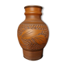 Vase sculpté