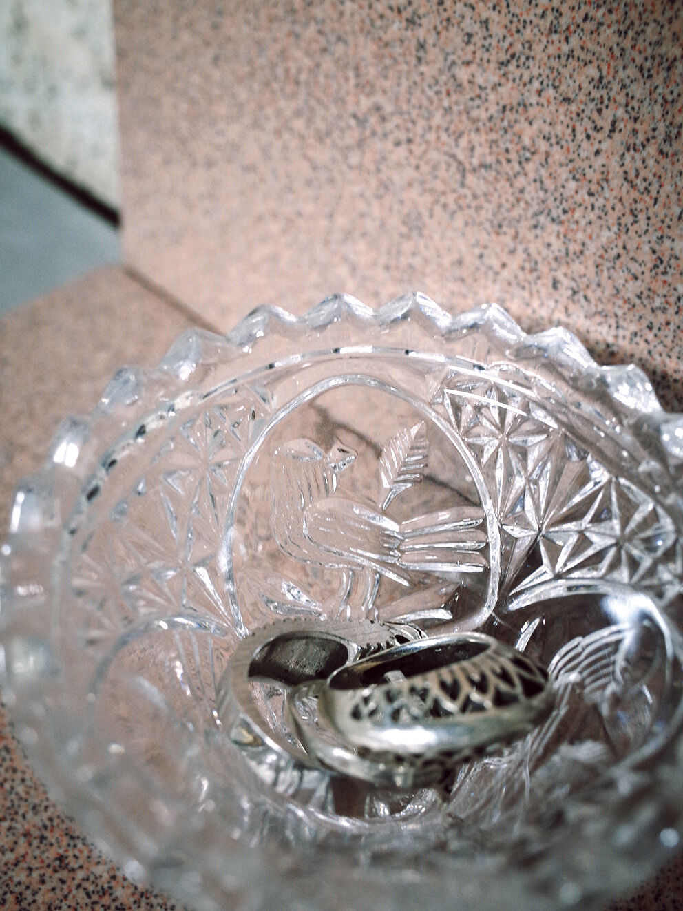 Baguier / Small chissed crystal box