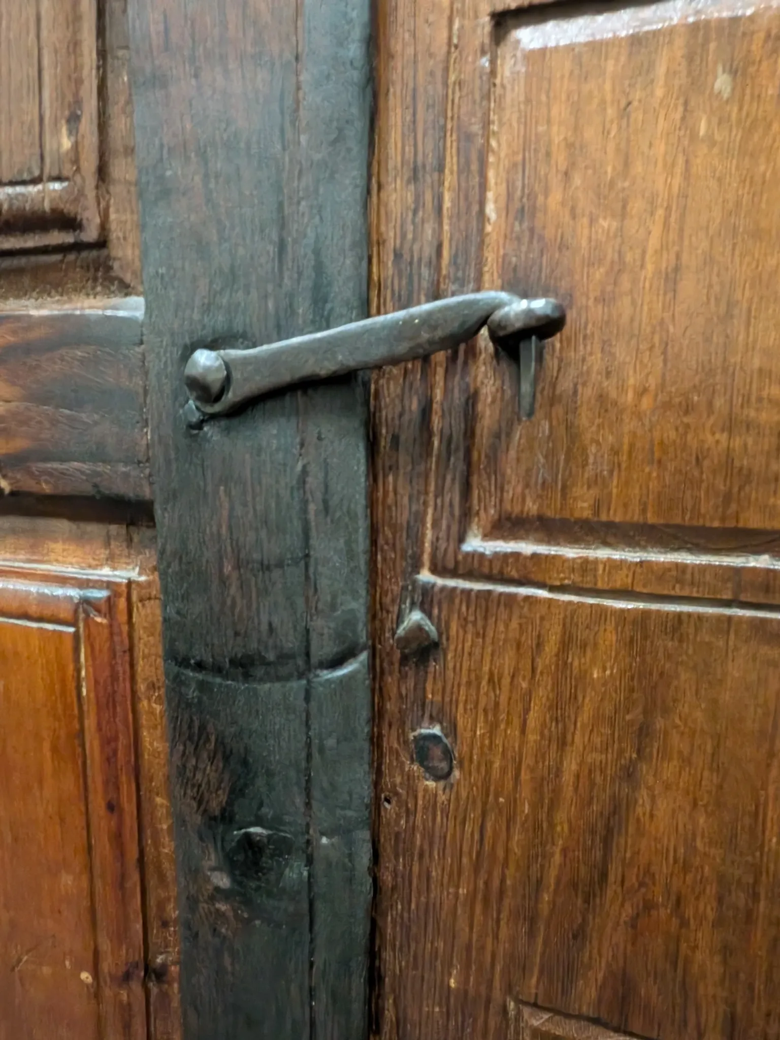 Antique solid oak furniture – Rustic pantry from the pre-17th century