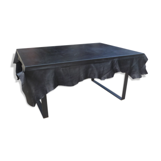 Table basse gainée de cuir