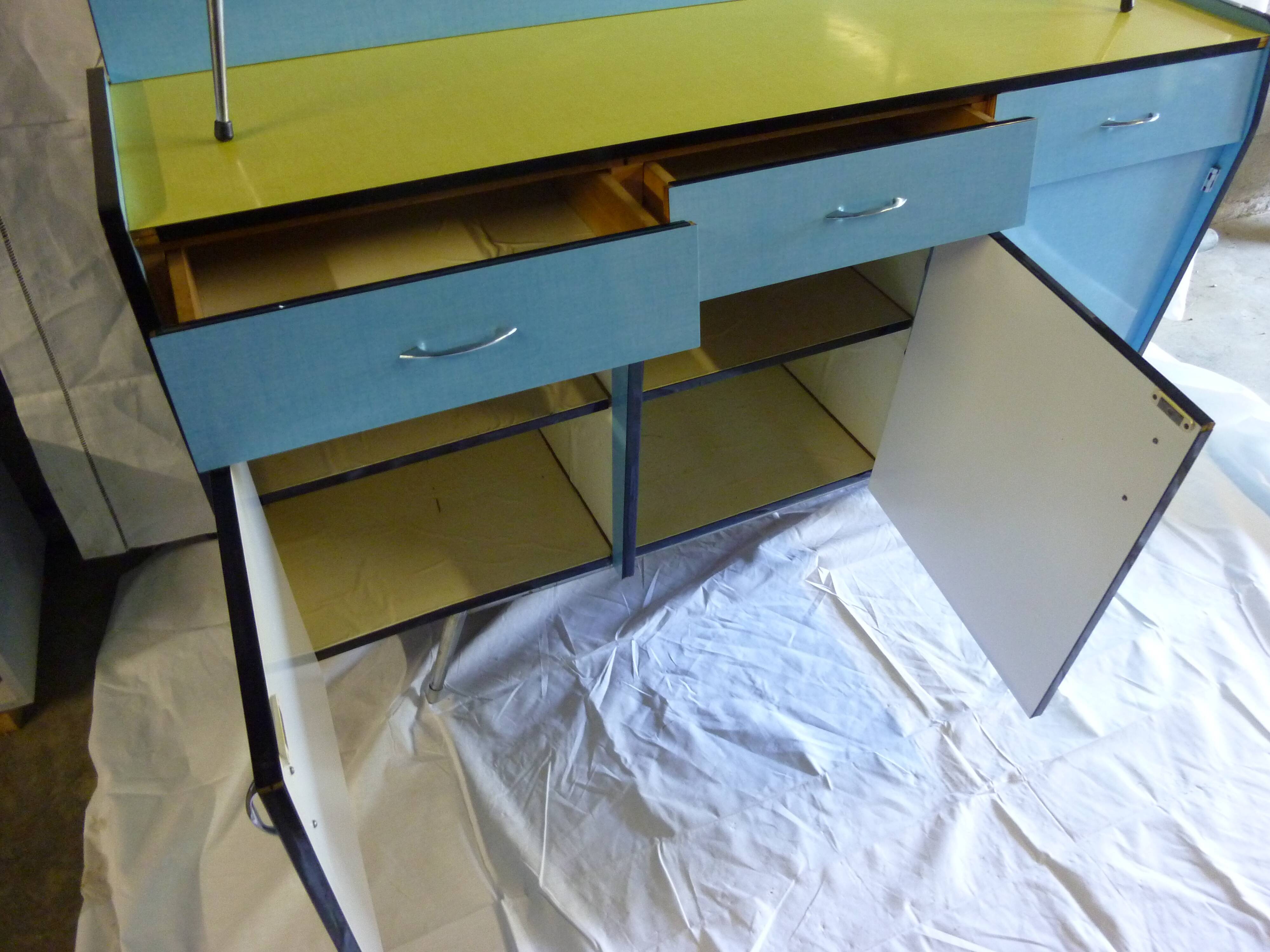 Buffet in blue and yellow formica