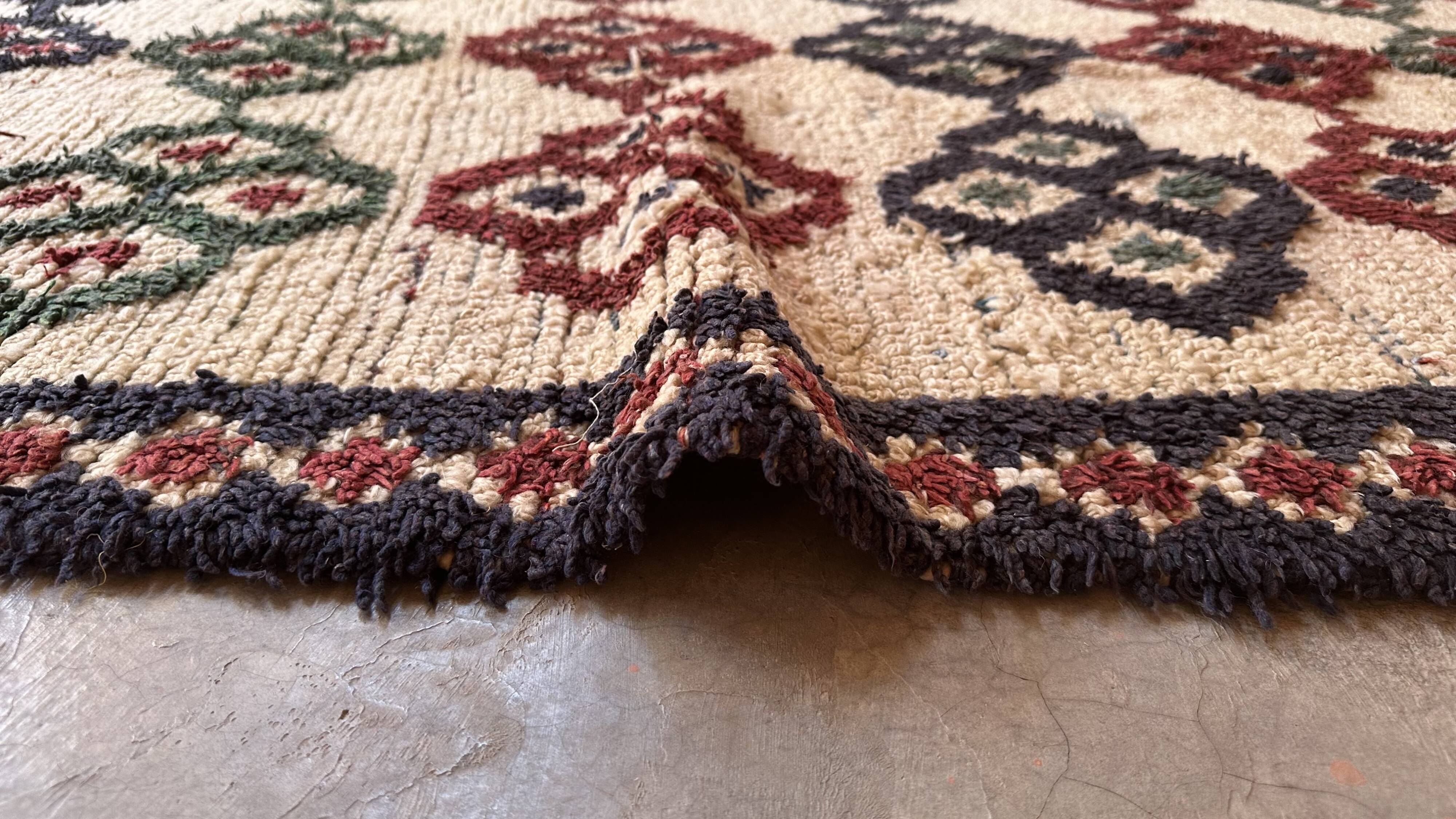 Colorful Moroccan rug Boujad - 263 x 135 cm