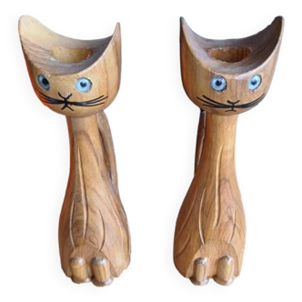 2 bougeoirs en bois figurant un chat