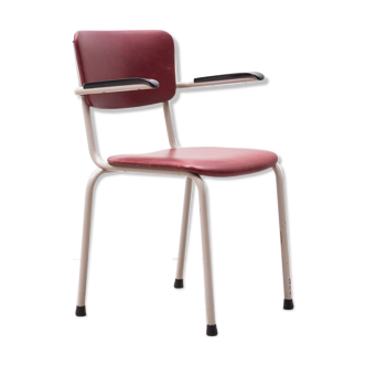 Chaise avec accoudoirs en simili cuir bordeaux