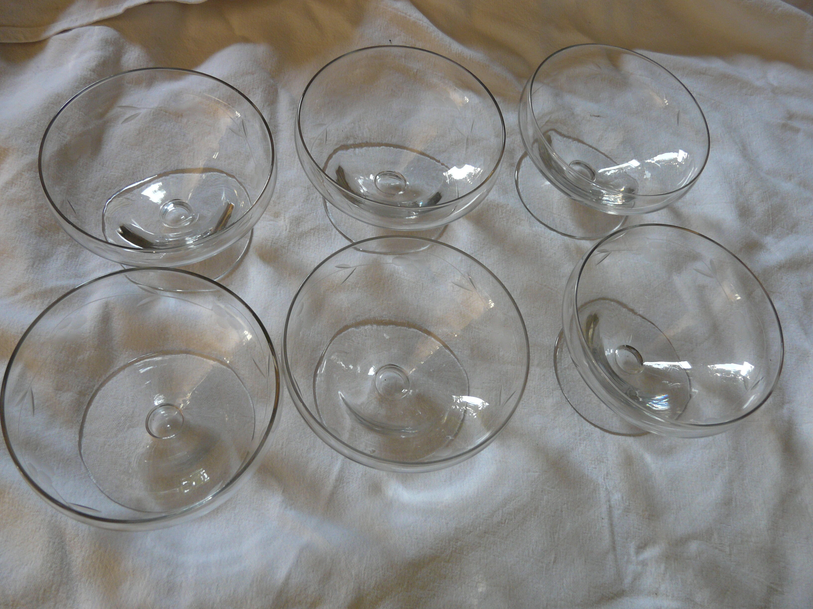Set of 6 glass cups engraved Art Deco era