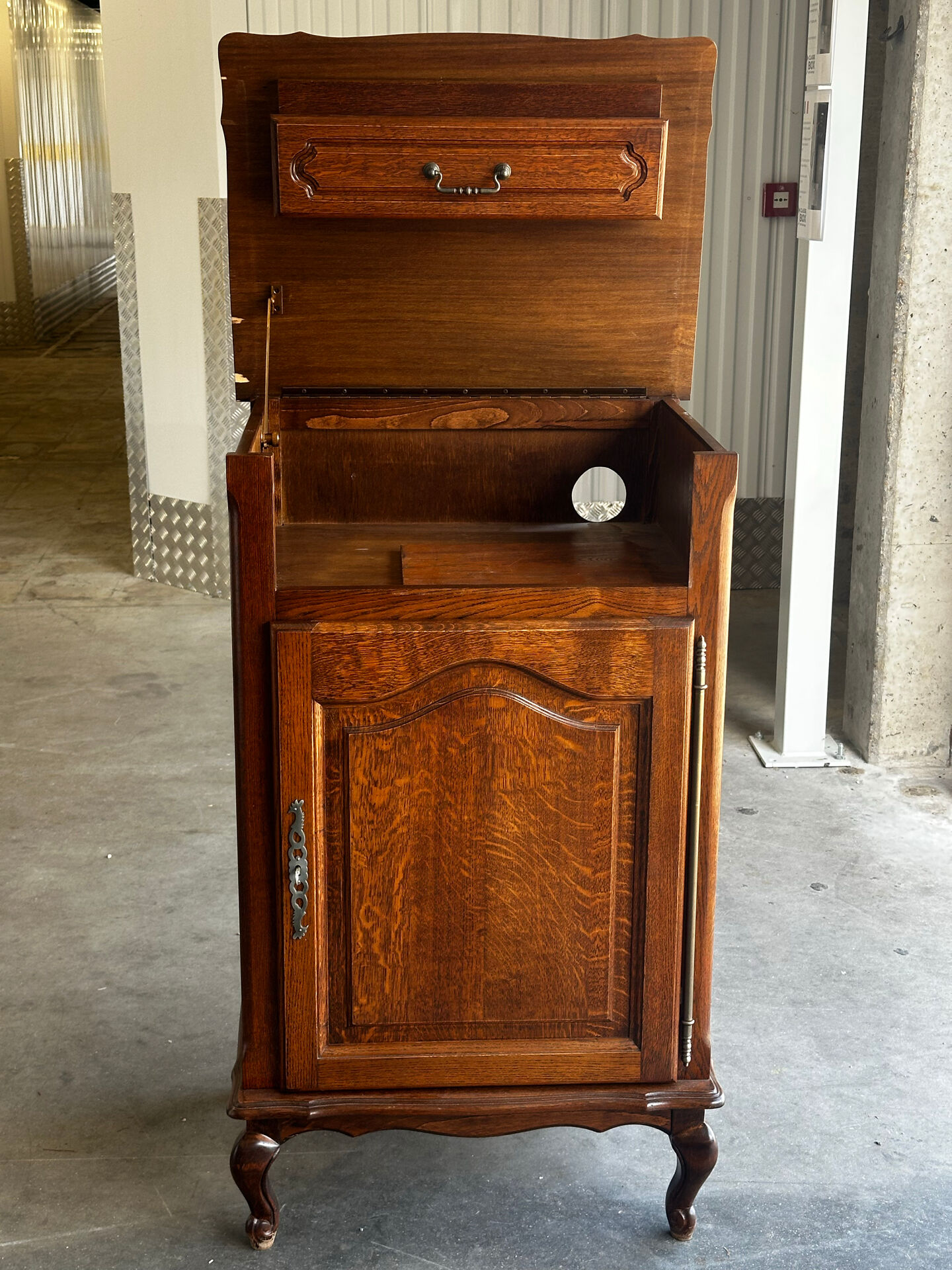 Vintage solid oak furniture for a vinyl turntable.