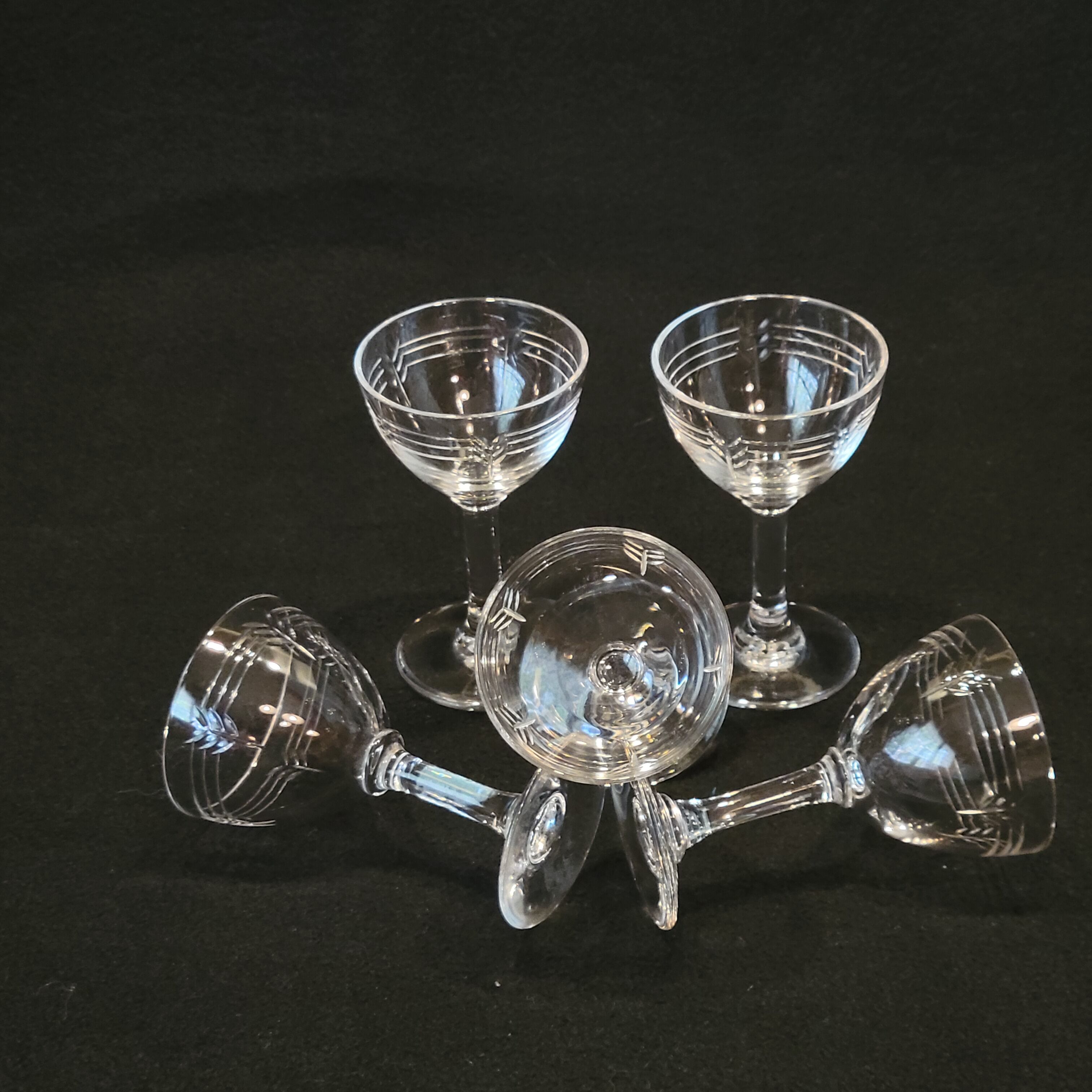 5 Old Small Liqueur Glasses In Engraved Baccarat Crystal