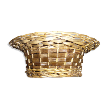 Two-tone woven boater-style pocket emptier