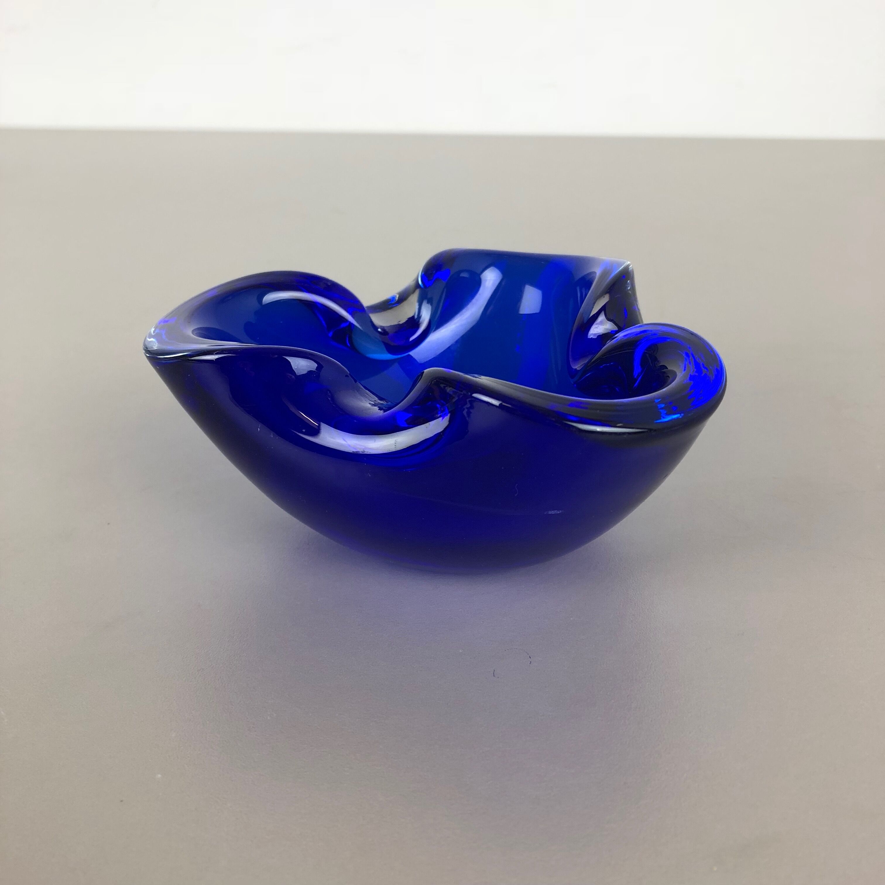 Heavy Murano Glass "Blue" Bowl Element Shell Ashtray Murano, Italy, 1970s
