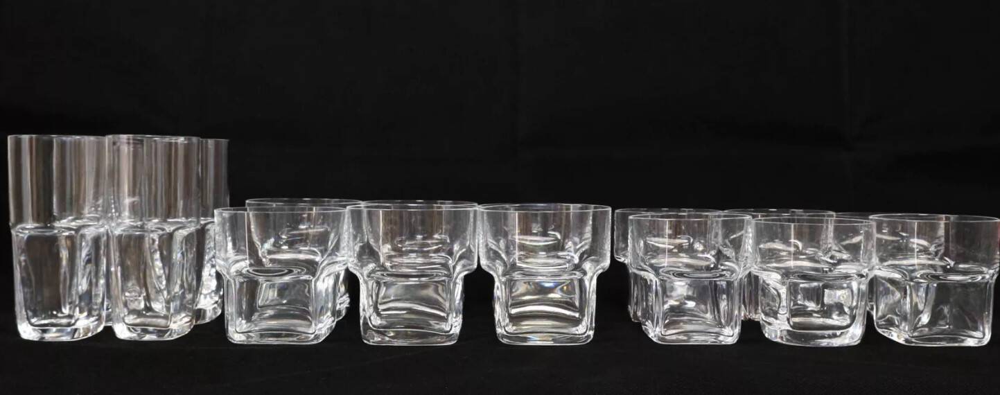 Glass service for 6, 17 pieces Sergio Asti for Arnolfo di Cambio.