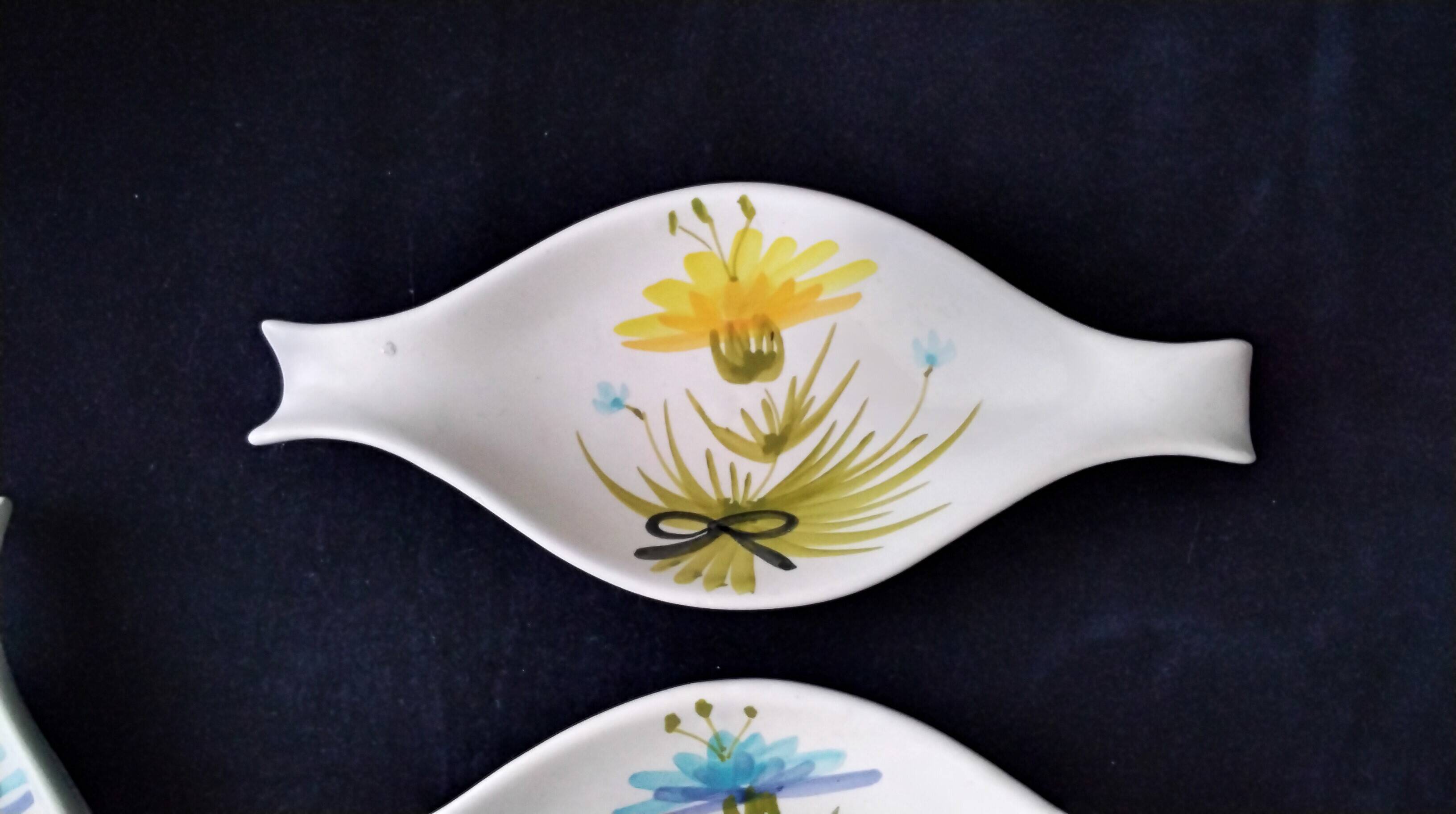 4 ceramic bowls: pocket emptiers, aperitifs, etc.