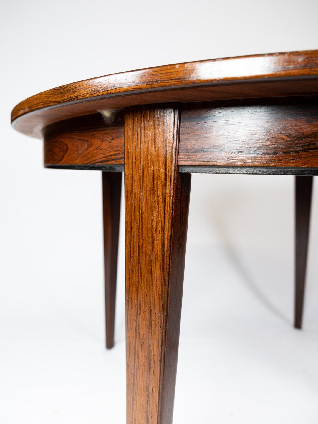 Dining table in rosewood designed by Omann Junior from the 1960s.