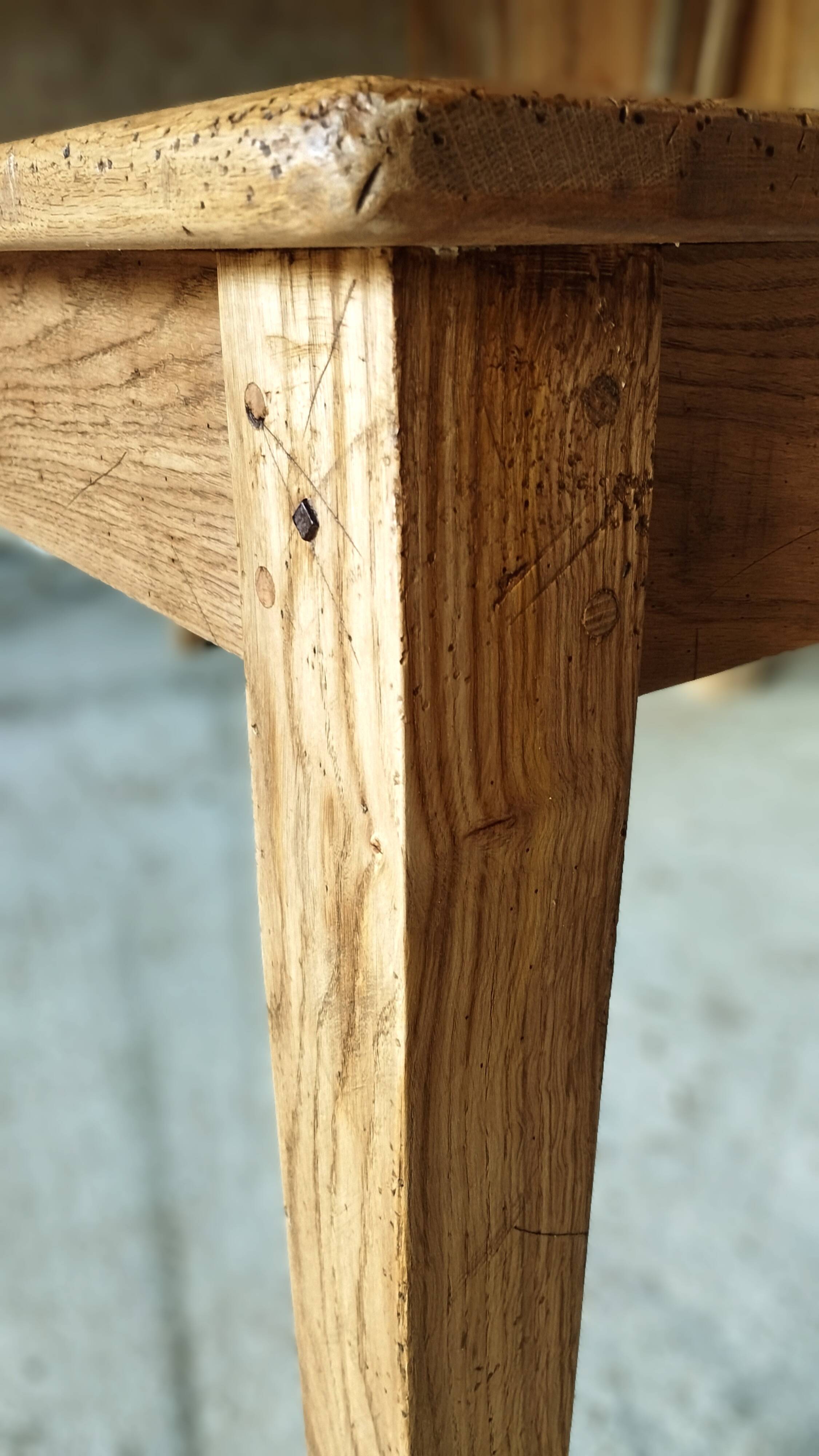 Rustic farmhouse table in solid oak with antique patina finish 200 x 90