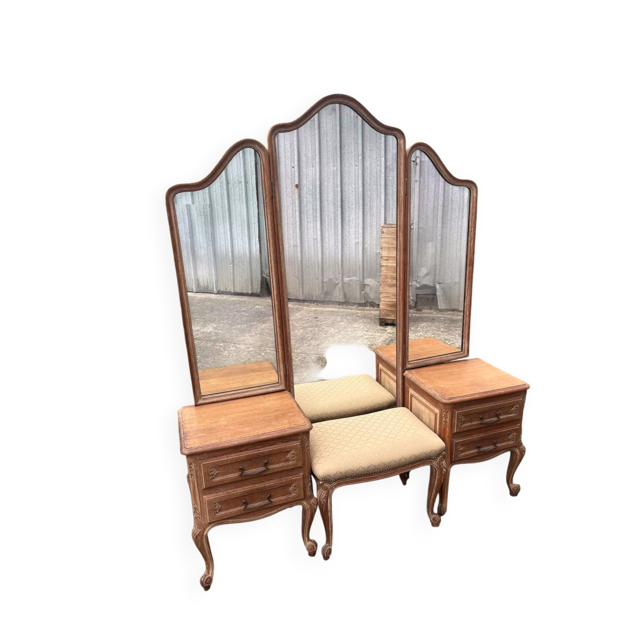 Coiffeuse ancienne de style Louis XV avec miroir triptyque