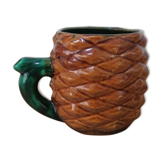 Pineapple-shaped cup