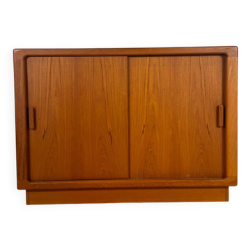 Buffet danois en teck avec portes coulissantes, années 1960