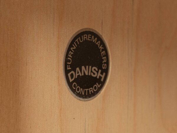 Buffet en placage de frêne, Danemark années 1960