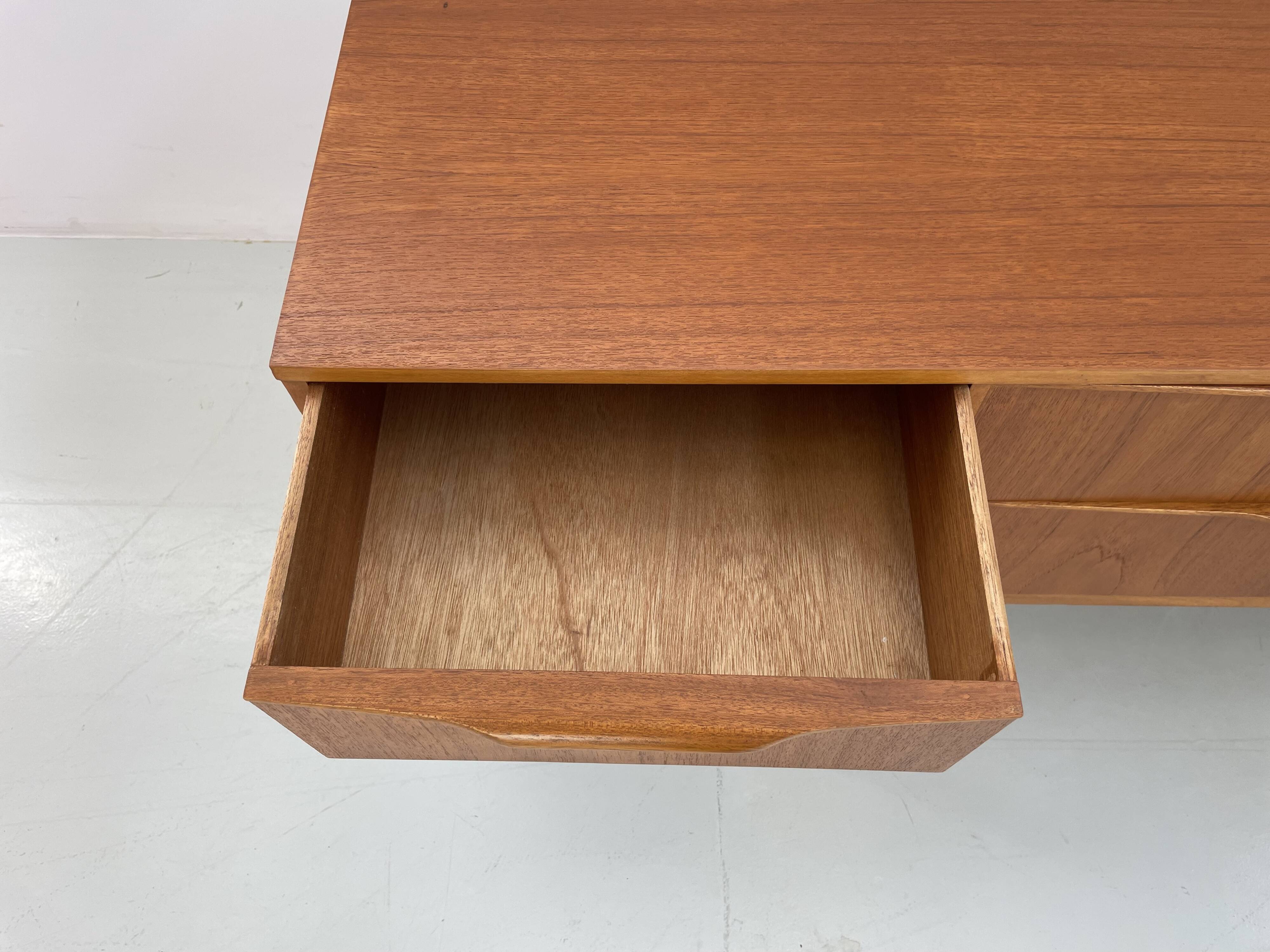 Vintage Austinsuite sideboard 1960's