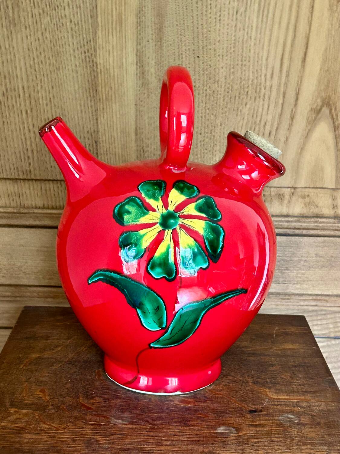 Pichet vernissé décor floral  Poët-Laval