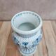 Petit vase vintage style Delft bleu blanc sur piédouche