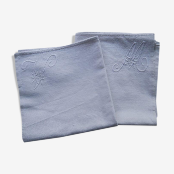 Set of 2 cotton tea towels with monograms V and M