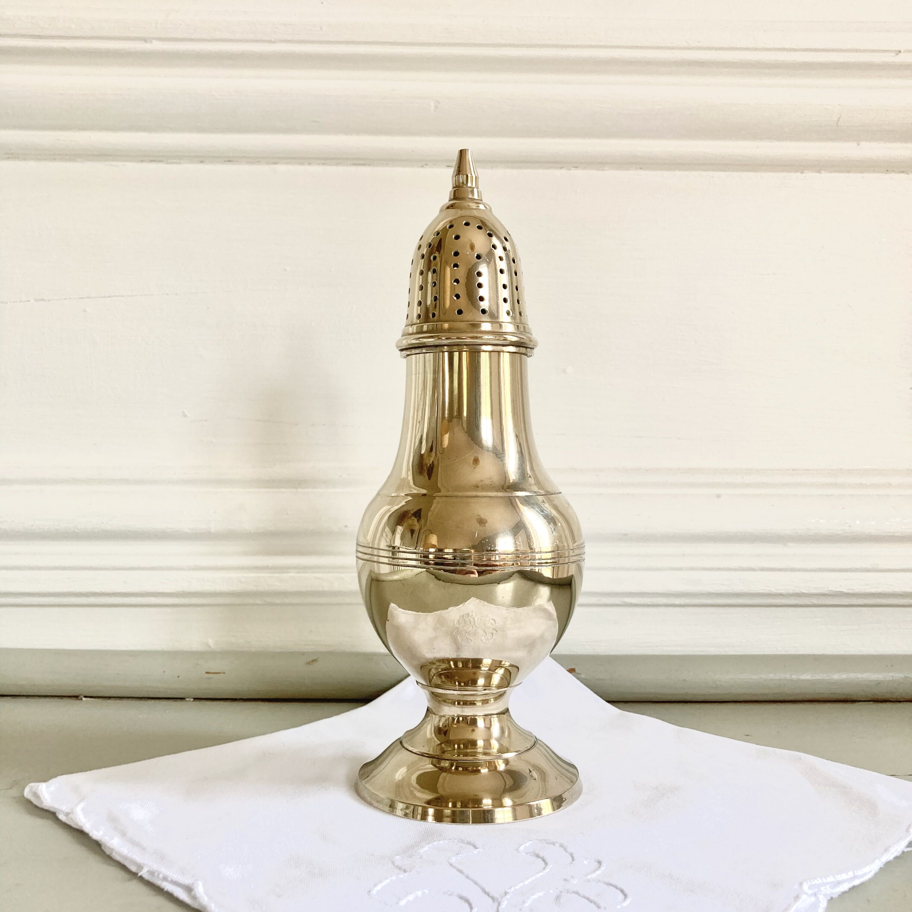 Sugar sprinkler silver metal