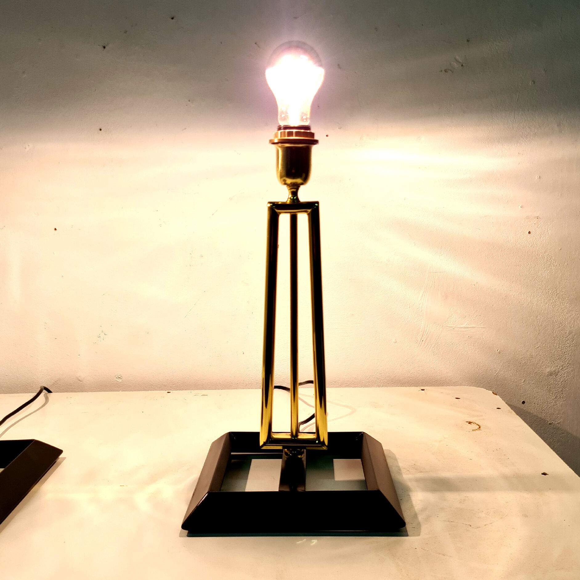 Set of two sculptural Hollywood regency brass table lamps, 1970s