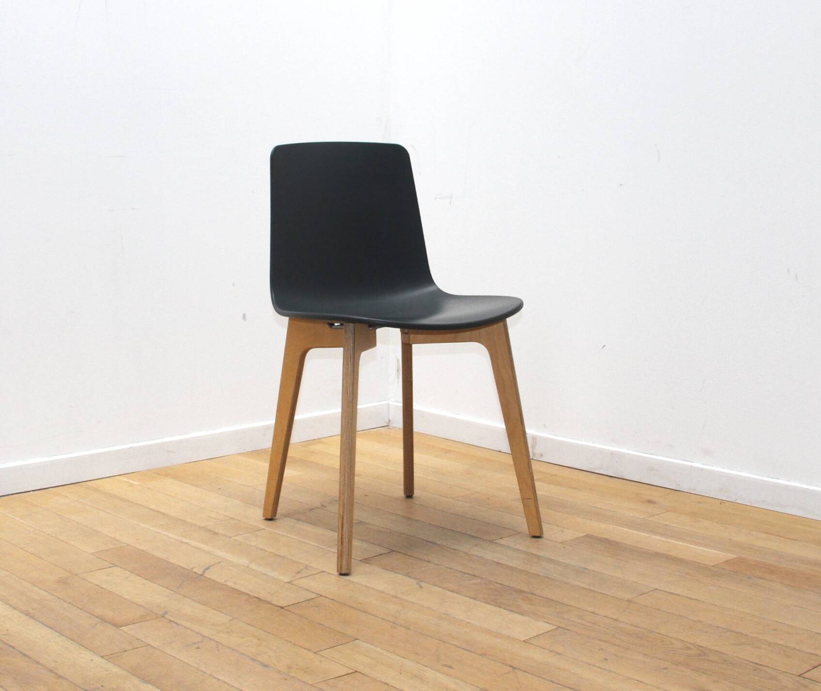 Suite de 8 chaises de bureau Lottus Chair, Enea
