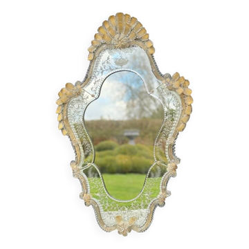 Miroir vénitien en verre de Murano doré à l’or fin, miroir gravé, vers 1950