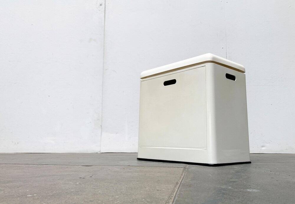 Italian laundry basket from the mid-century space age, 1960s