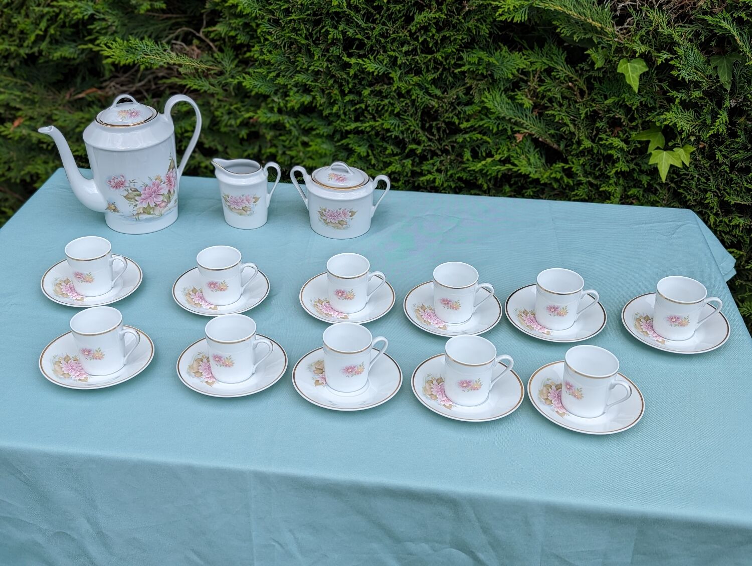 Service à café en porcelaine de Limoges