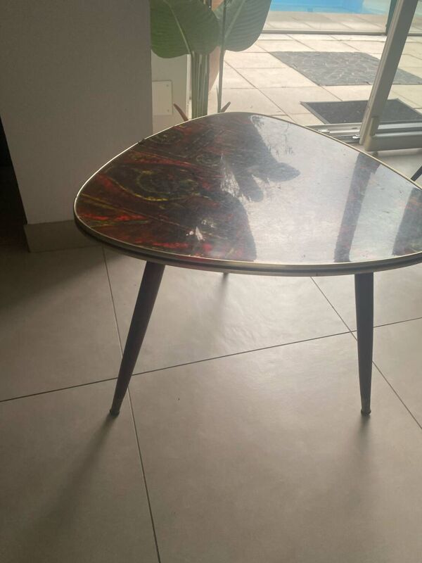 Table d’appoint triangulaire en Formica avec des motifs, vintage 70