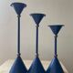 Série de 6 bougeoirs diabolo en métal bleu des années 80