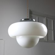 Grand lampadaire de l'ère spatiale de Guzzini, années 1960.