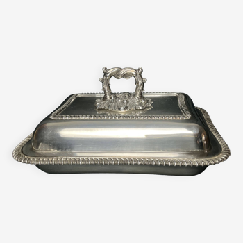 Vegetable dish covered in English silver metal early 20th century