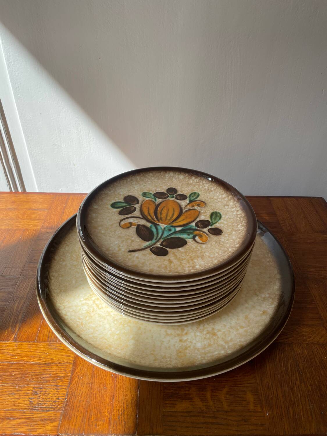 Set of 12 plates from the Boch La Louvière Corfu vintage collection