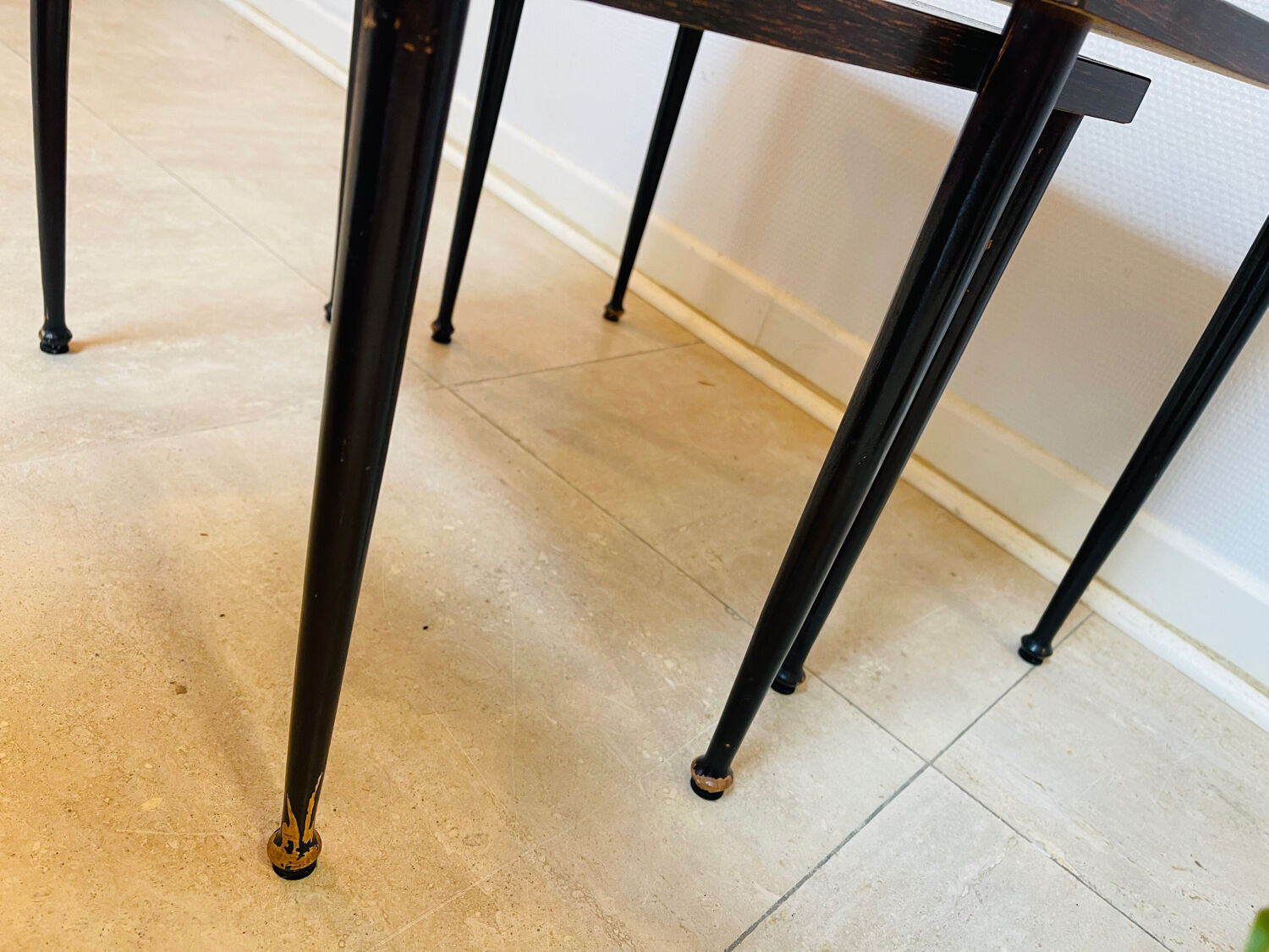 Pair of vintage nesting tables in formica, 1970.