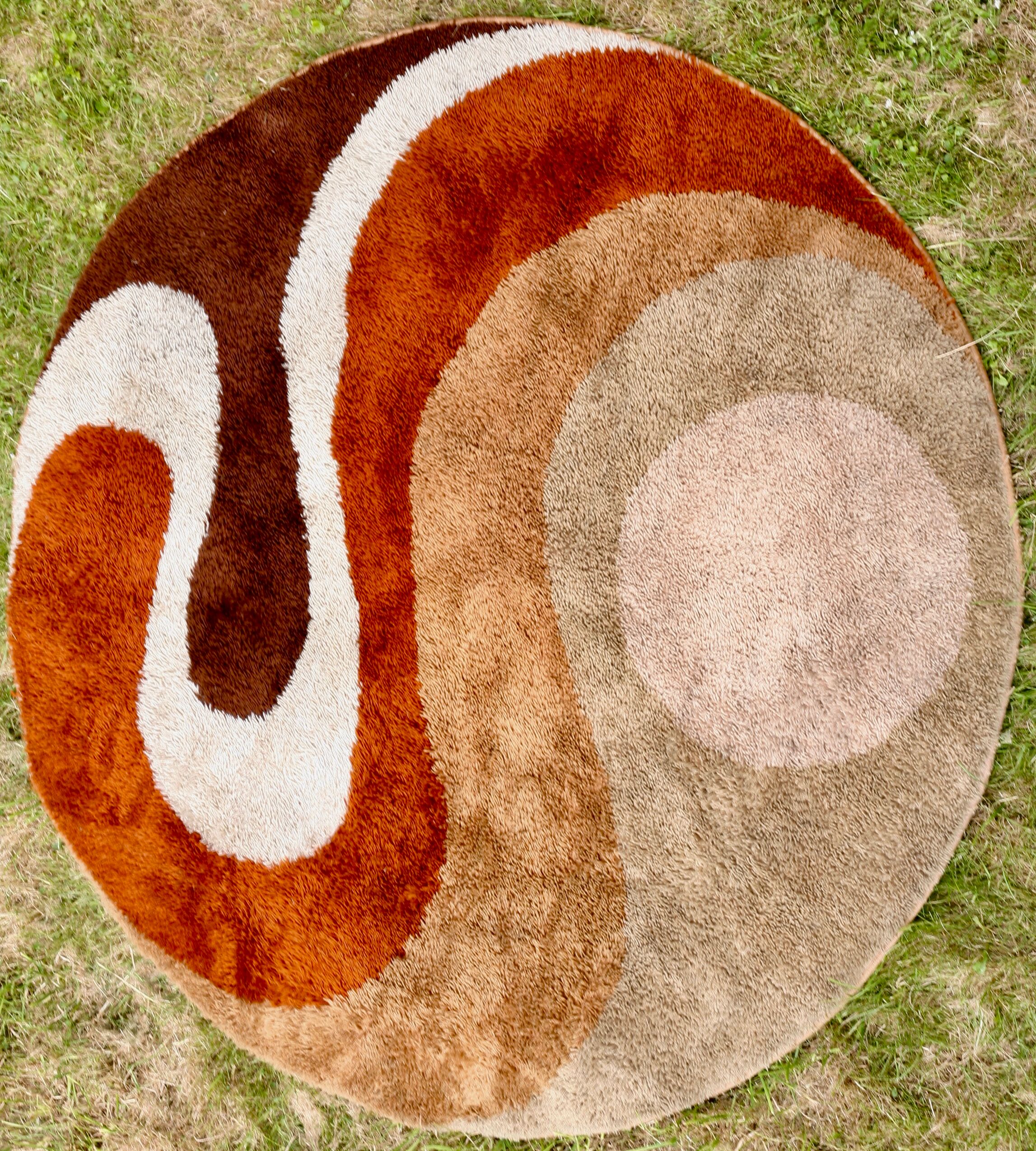 Round carpet Desso kinetic, wool, Netherlands, circa 1970