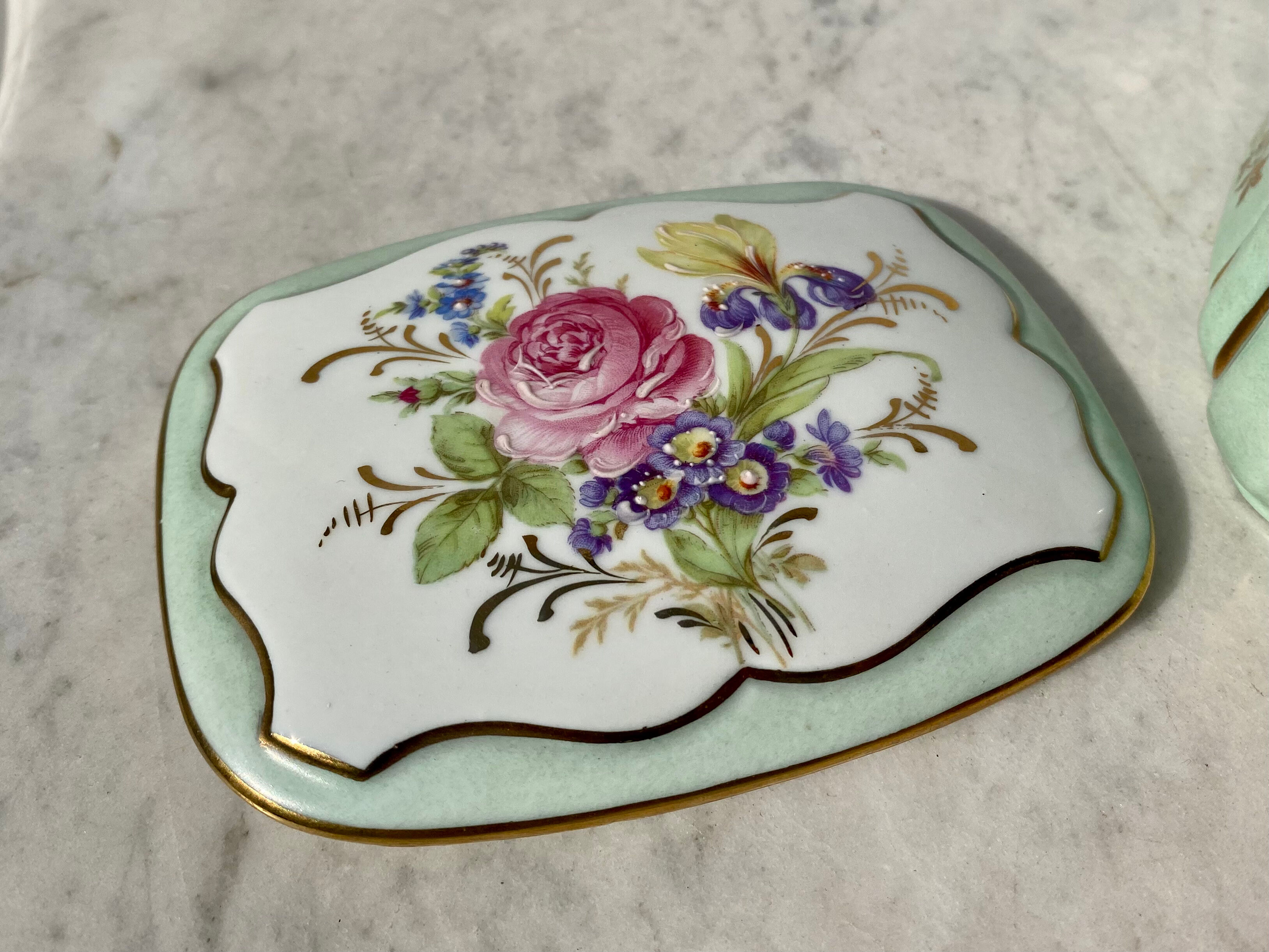 Porcelain jewelry box from Limoges Porteron vintage 60s perfect condition