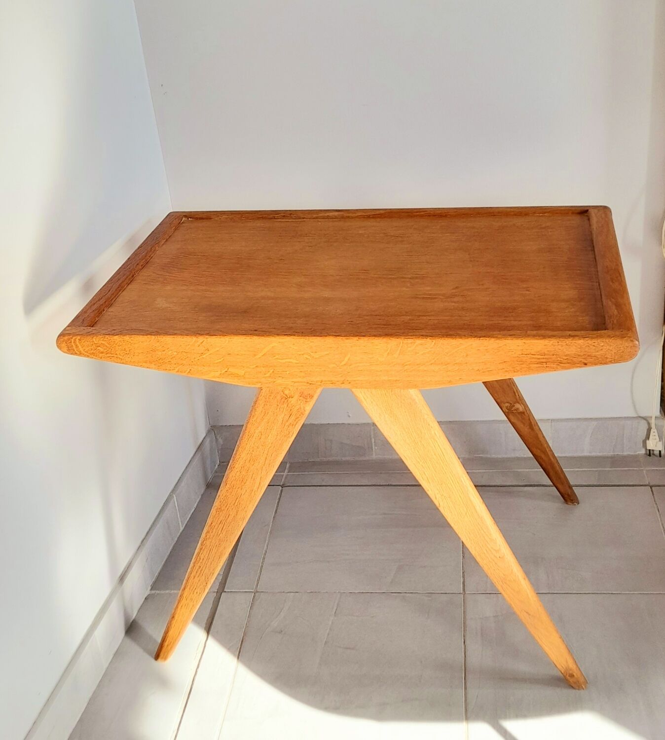 Compass foot side table